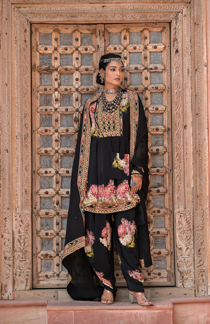 Noir Gulaboo | Black Floral Embroidered Suit Set By Ankhira