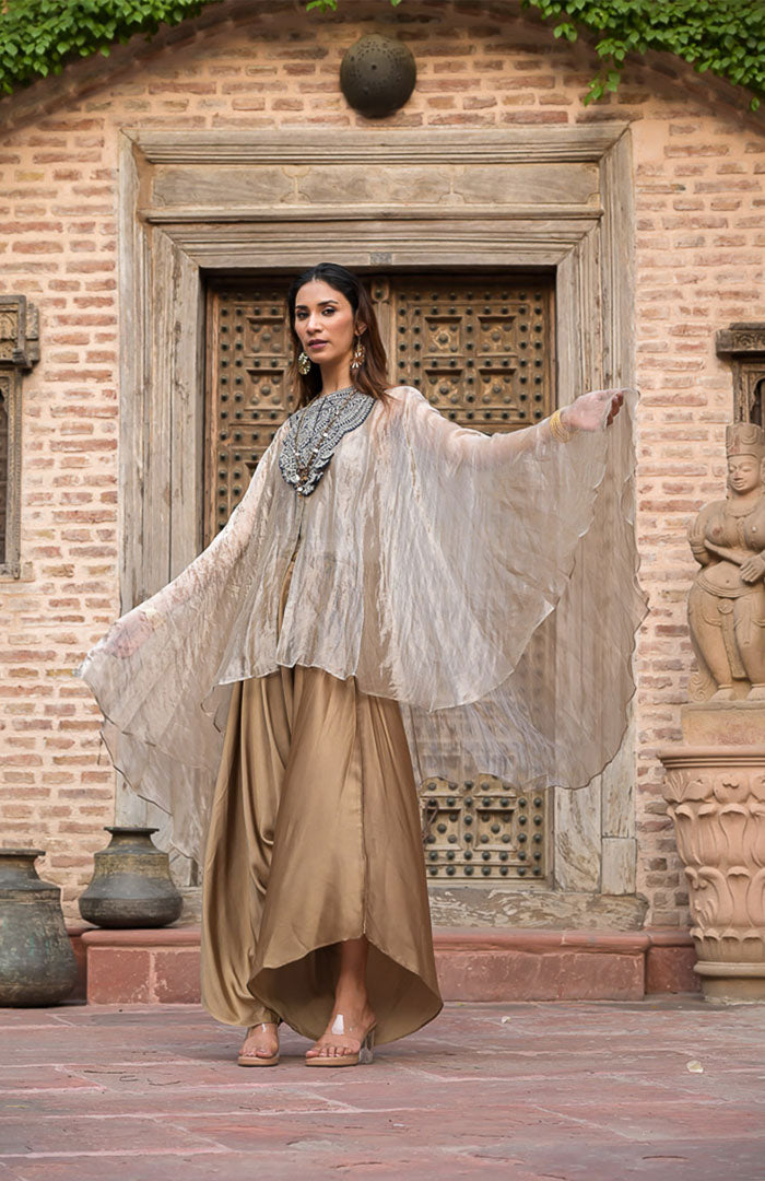 Begum Noir | Embroidered Suit Set By Ankhira