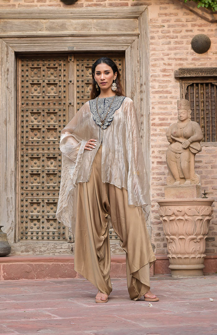 Begum Noir | Embroidered Suit Set By Ankhira