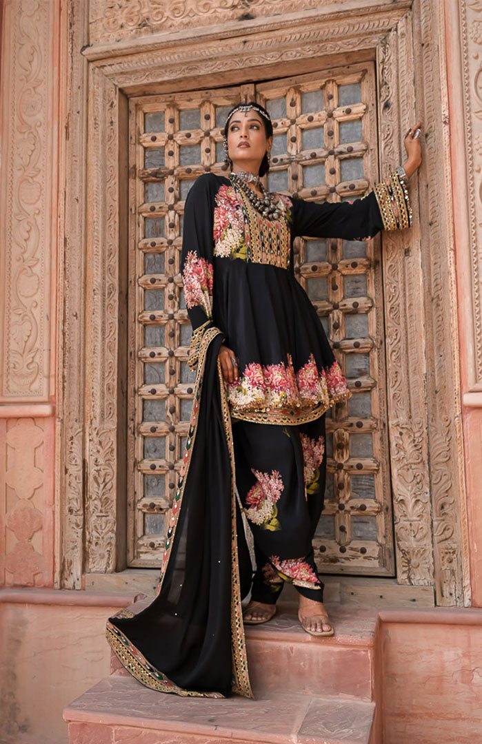 Noir Gulaboo | Black Floral Embroidered Suit Set By Ankhira