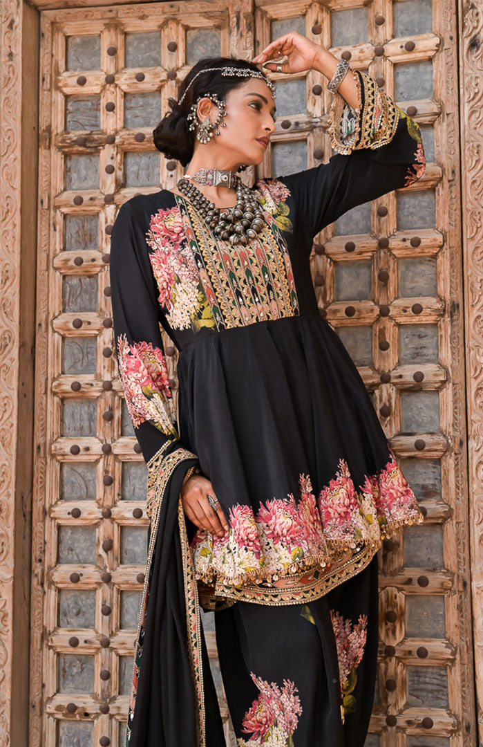 Noir Gulaboo | Black Floral Embroidered Suit Set By Ankhira