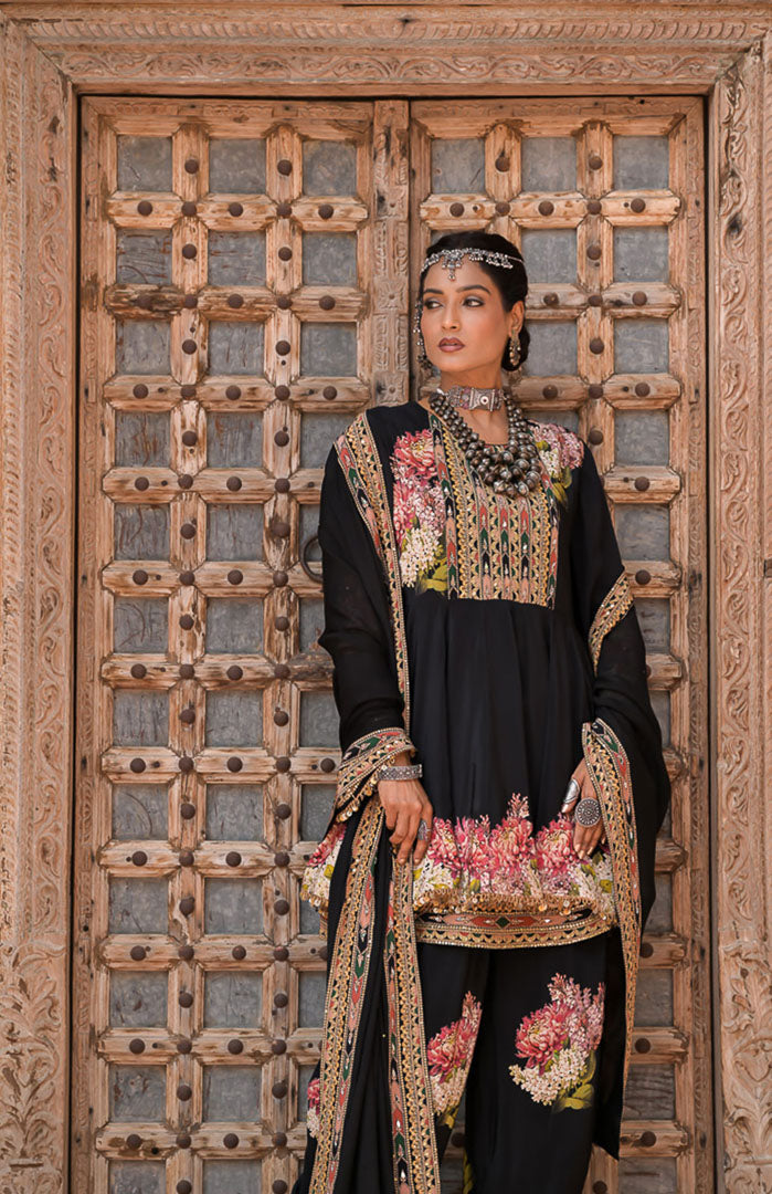 Noir Gulaboo | Black Floral Embroidered Suit Set By Ankhira