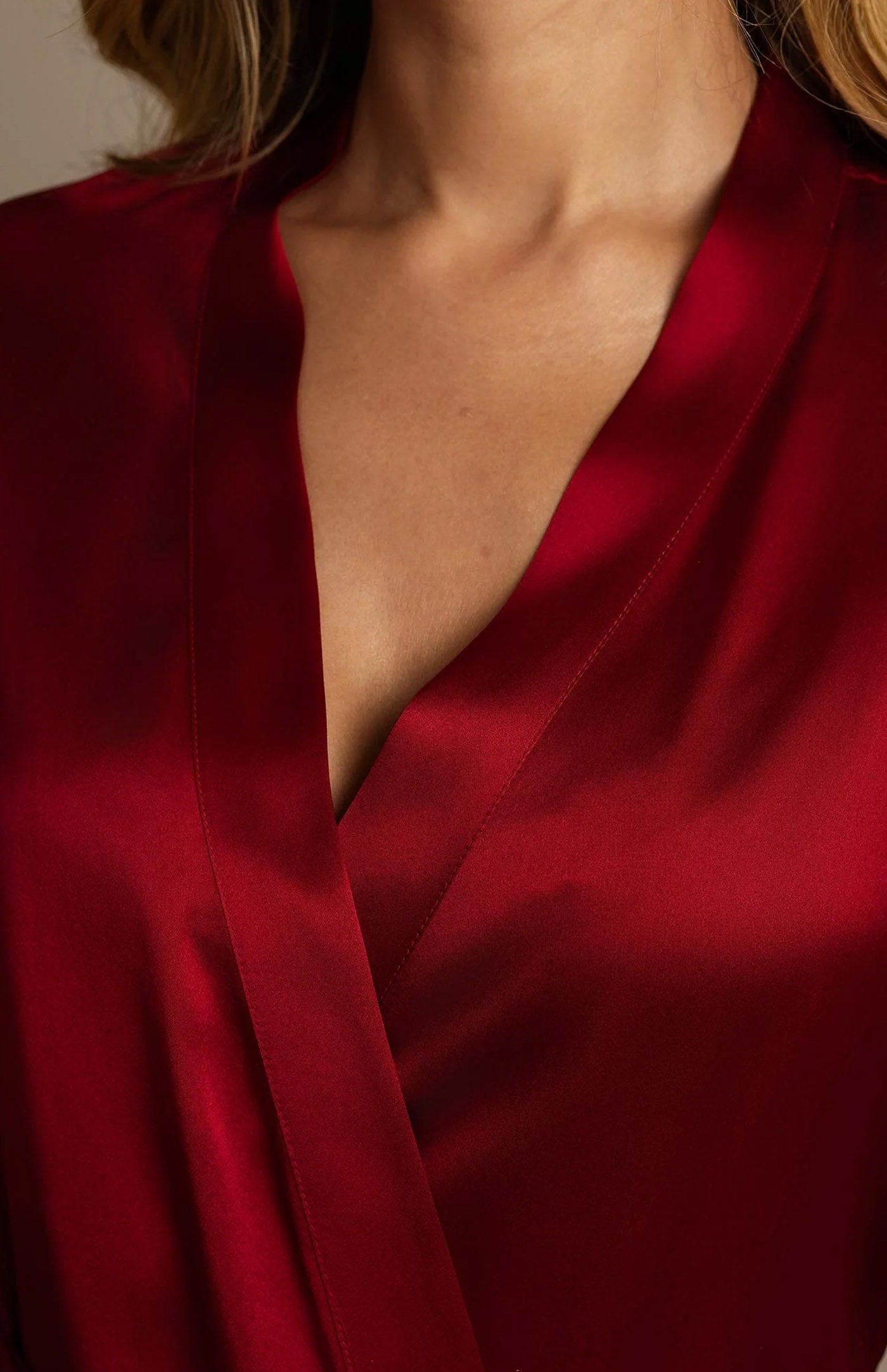 Crimson Opulence | Silk-Touch Contrast Lace-Cuffed Short Satin Robe