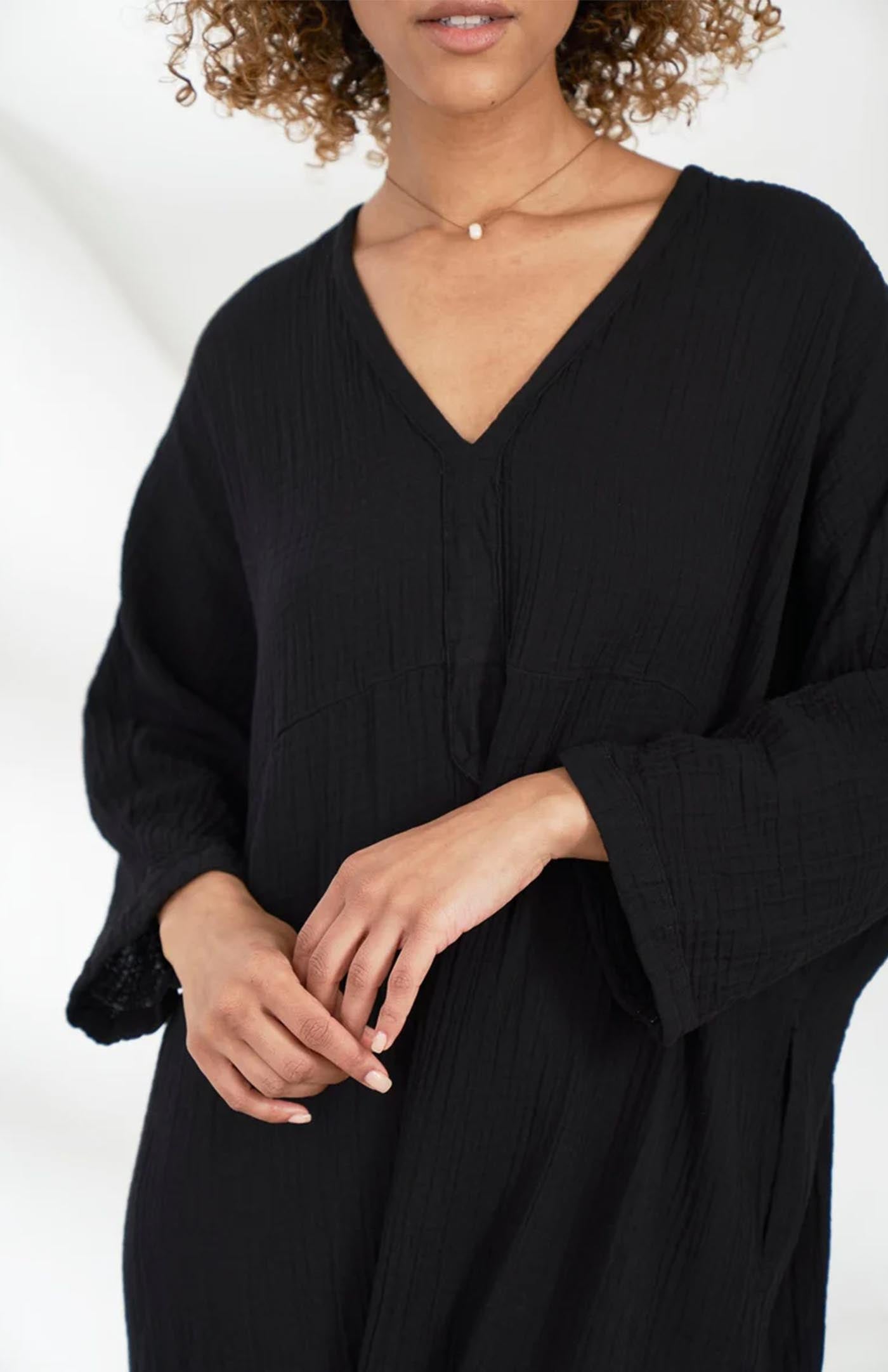 LuxeLiv Long Kaftan with Side Slit – Black