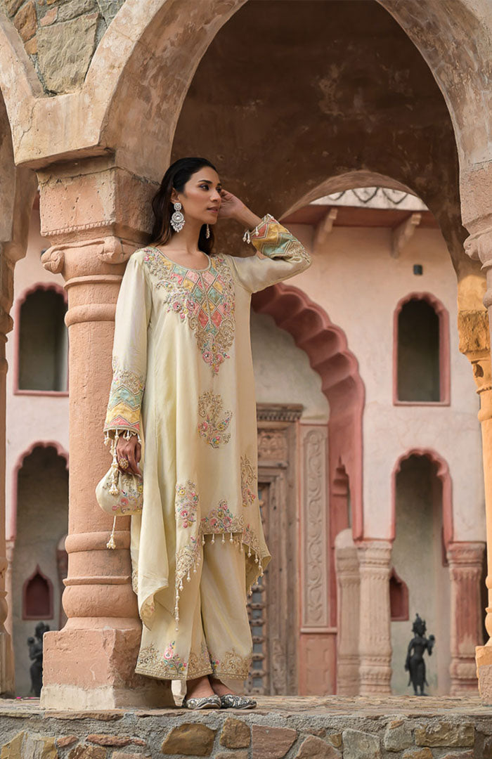 Ivory Begum | Embroidered Suit Set By Ankhira
