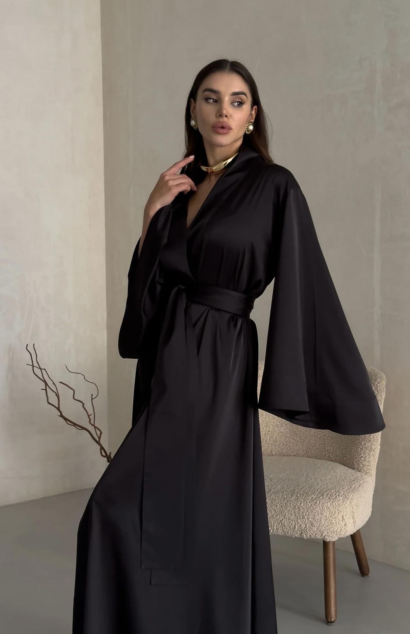 Black Lioness Satin Kimono Robe