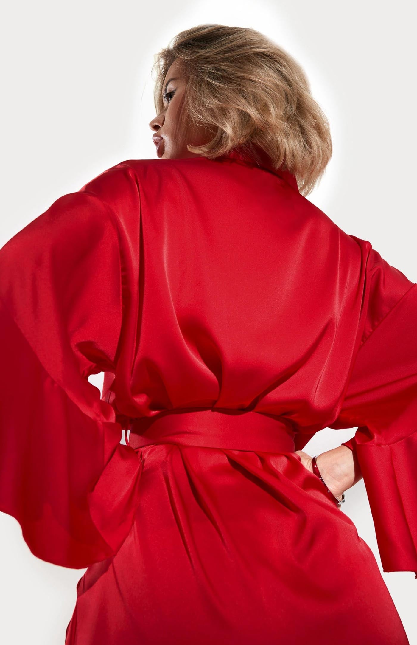 Red-Me Short Kimono Robe